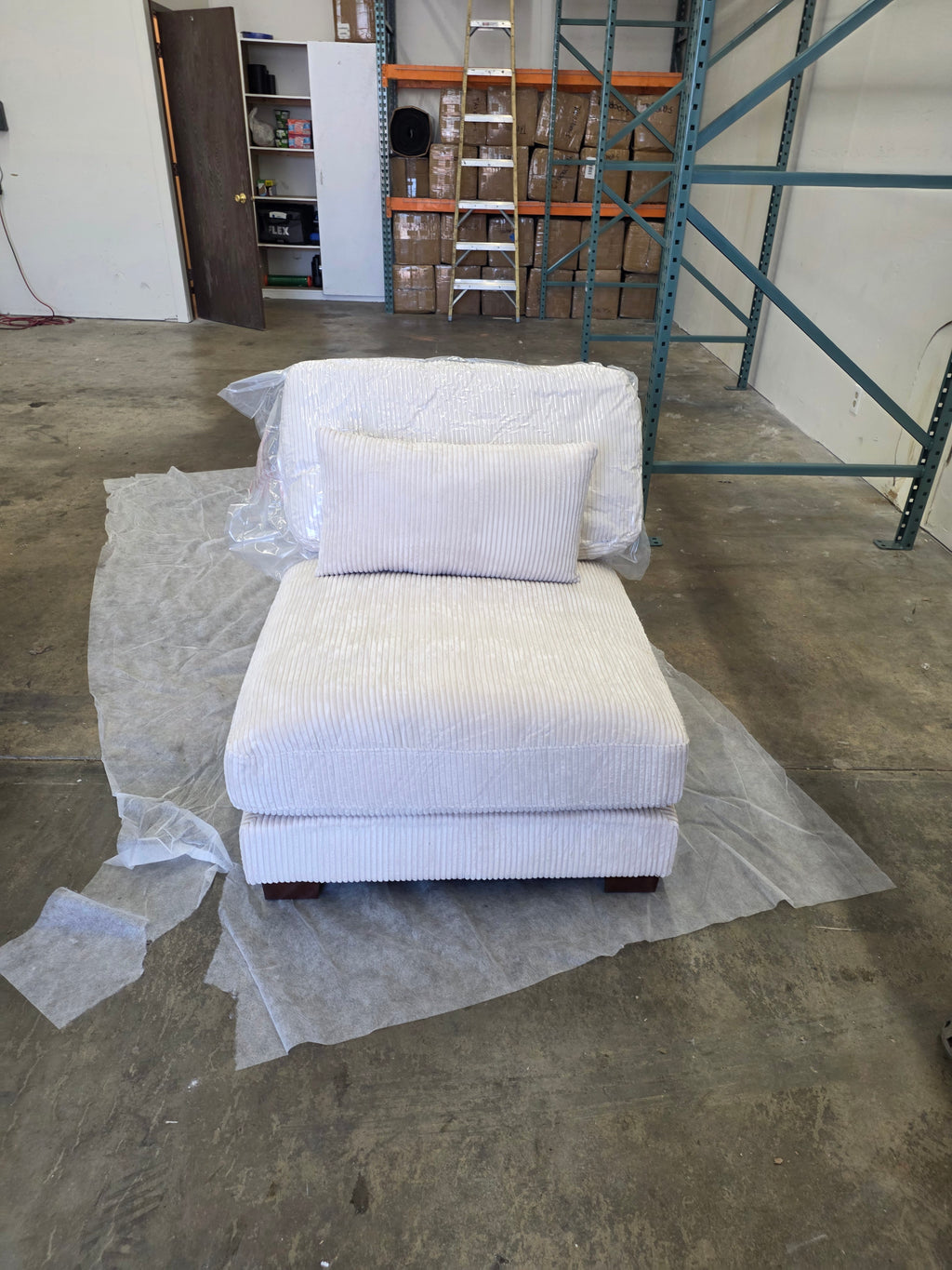 Andes Armless Chair Modular